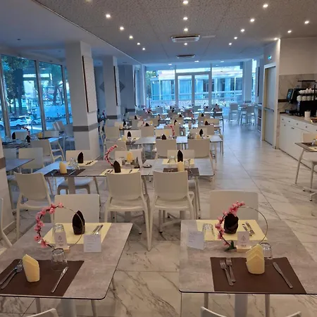 Hotel Caravel Park