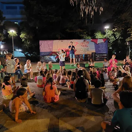 فندق Caravel Park