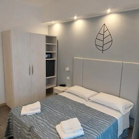 Отель Caravel Park 3*