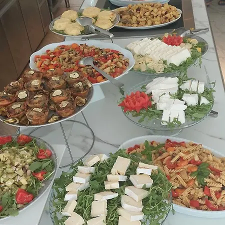 Caravel Park Отель