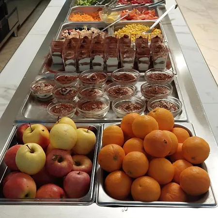 Отель Caravel Park 3*