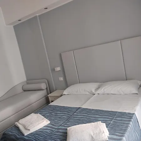 Caravel Park Отель