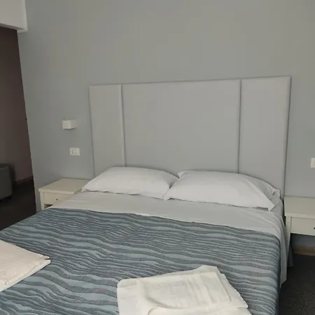 Hotel Caravel Park